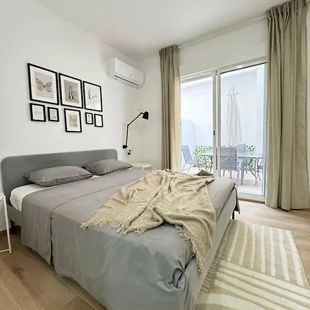 A Family With Terrace * Godella